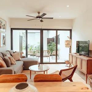 Stylish Luxury In The Heart Of Playa Apartamento